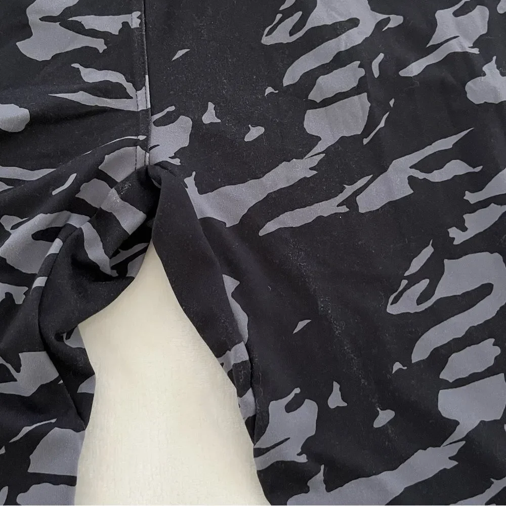 NWT Monrow Camo Joggers in Black/Grey, Size S